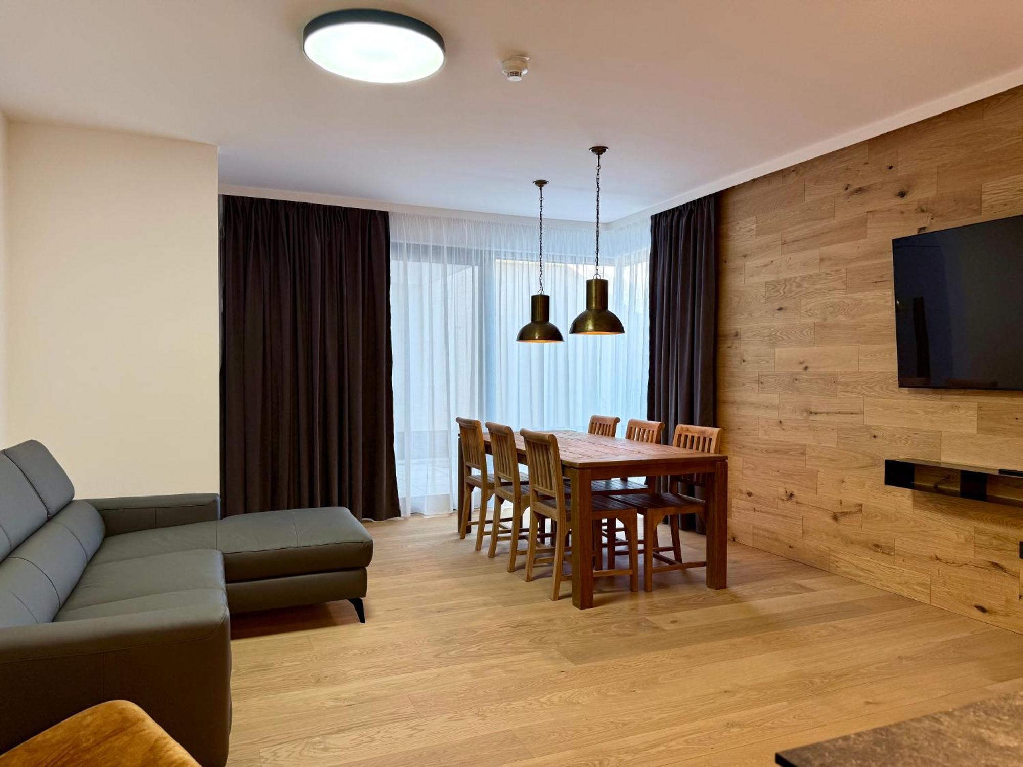 Elsa Spa Apartments Tux Phòng bức ảnh