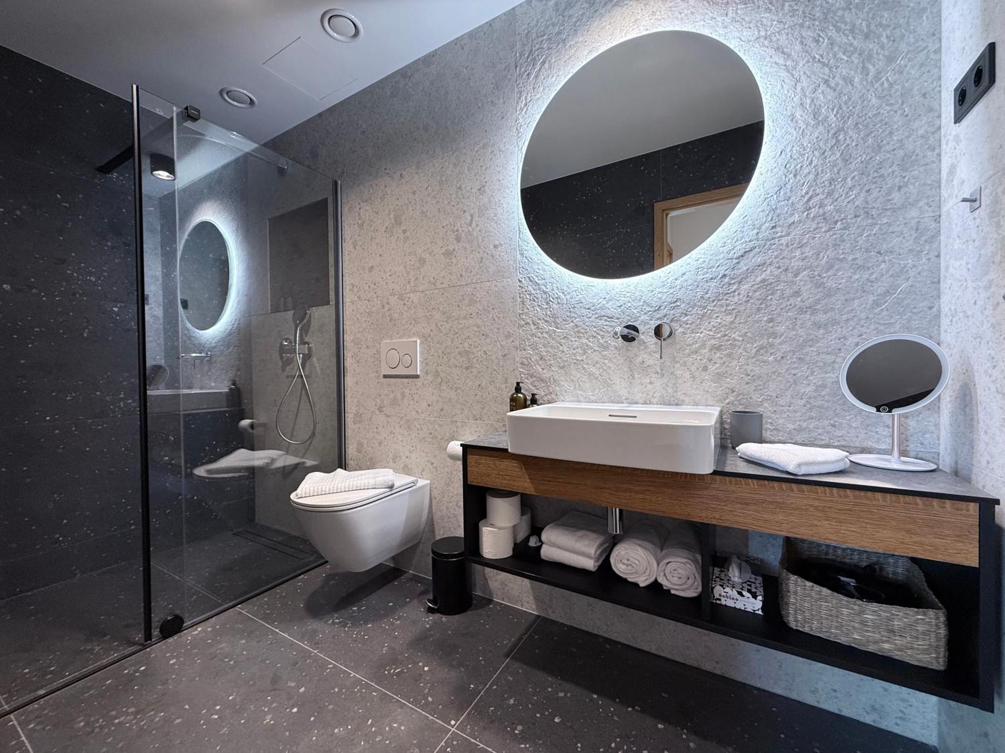 Elsa Spa Apartments Tux Ngoại thất bức ảnh