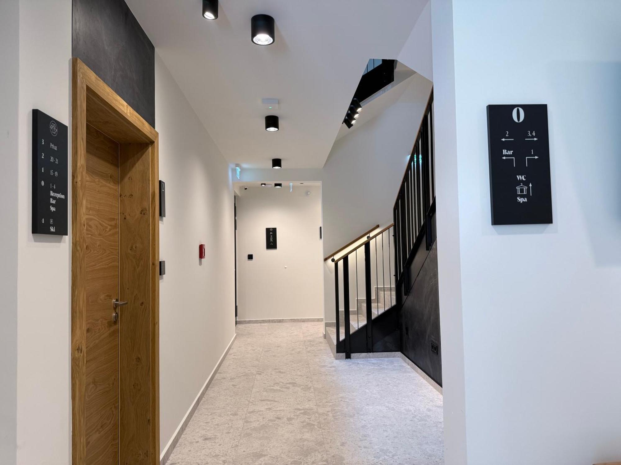 Elsa Spa Apartments Tux Ngoại thất bức ảnh