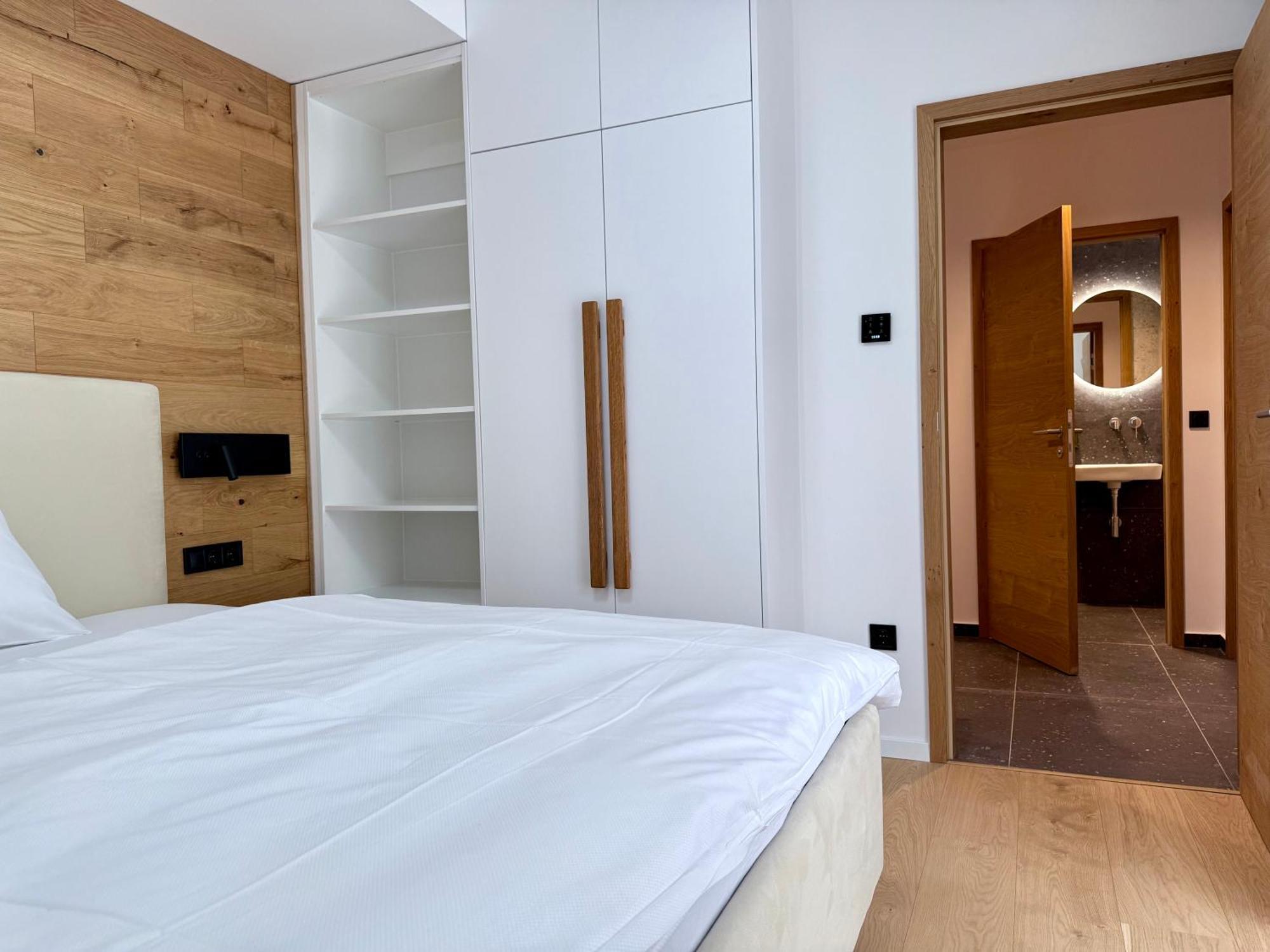 Elsa Spa Apartments Tux Phòng bức ảnh